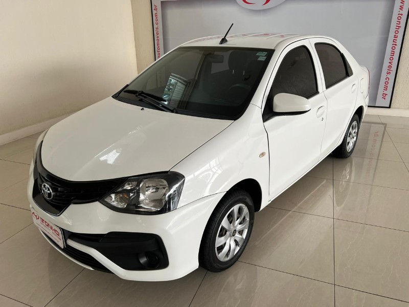 TOYOTA ETIOS 1.5 X SEDAN 16V FLEX 4P MANUAL 2019/2020 TONHO AUTOMÓVEIS LAJEADO / Carros no Vale