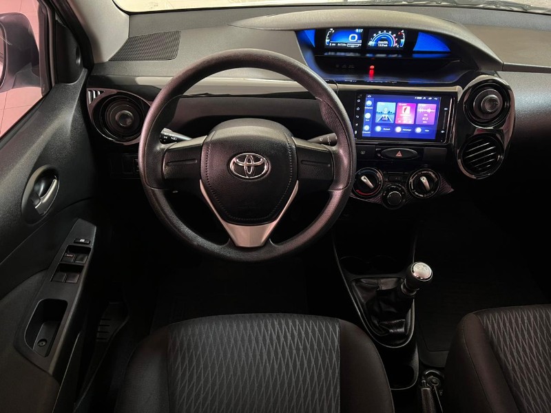TOYOTA ETIOS 1.5 X SEDAN 16V FLEX 4P MANUAL 2019/2020 TONHO AUTOMÓVEIS LAJEADO / Carros no Vale