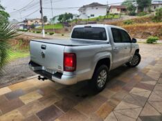 VOLKSWAGEN AMAROK S CABINE DUPLA 4X4 2.0 16V TDI TURBO 2014/2015 TS VEÍCULOS ANTA GORDA / Carros no Vale