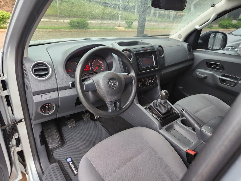 VOLKSWAGEN AMAROK S CABINE DUPLA 4X4 2.0 16V TDI TURBO 2014/2015 TS VEÍCULOS ANTA GORDA / Carros no Vale