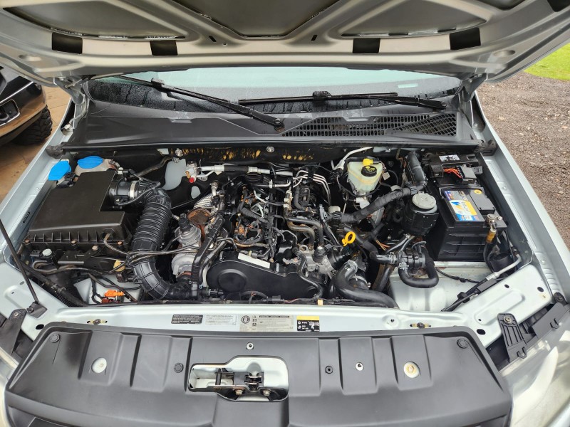 VOLKSWAGEN AMAROK S CABINE DUPLA 4X4 2.0 16V TDI TURBO 2014/2015 TS VEÍCULOS ANTA GORDA / Carros no Vale