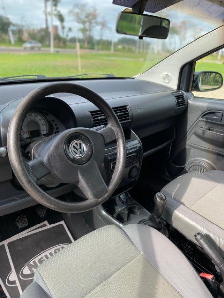 VOLKSWAGEN FOX 1.0 MI ROUTE 8V 2008/2009 NEURI VEÍCULOS LAJEADO / Carros no Vale