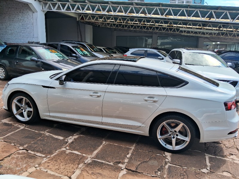 AUDI A5 AMBIENTE SPORTB 2.0 TFSI S TONIC 2018/2018 SCHAEFER AUTOMÓVEIS TEUTÔNIA / Carros no Vale