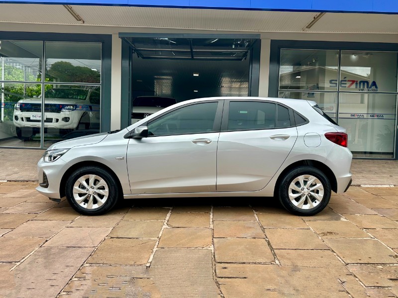 CHEVROLET ONIX LT 1.0 2022/2023 SÉTIMA VEÍCULOS GUAPORÉ / Carros no Vale