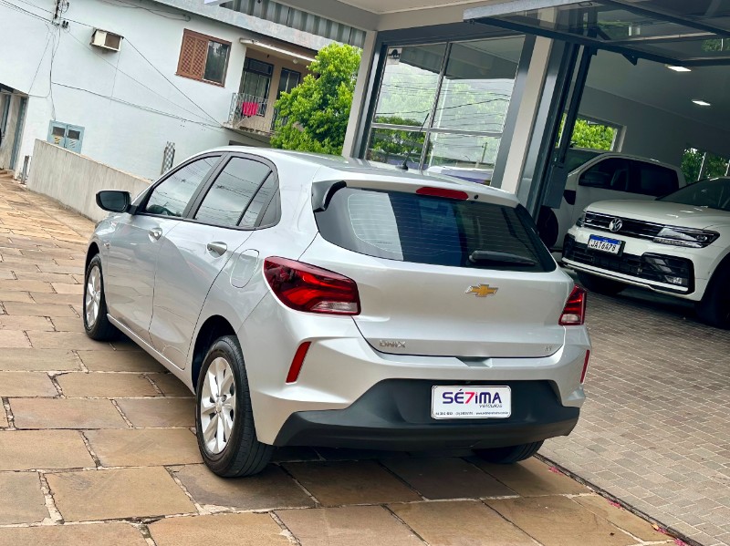 CHEVROLET ONIX LT 1.0 2022/2023 SÉTIMA VEÍCULOS GUAPORÉ / Carros no Vale