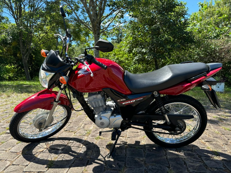 HONDA MOTOS CG 125 FAN KS /2015 RT 811 VEÍCULOS ARROIO DO MEIO / Carros no Vale