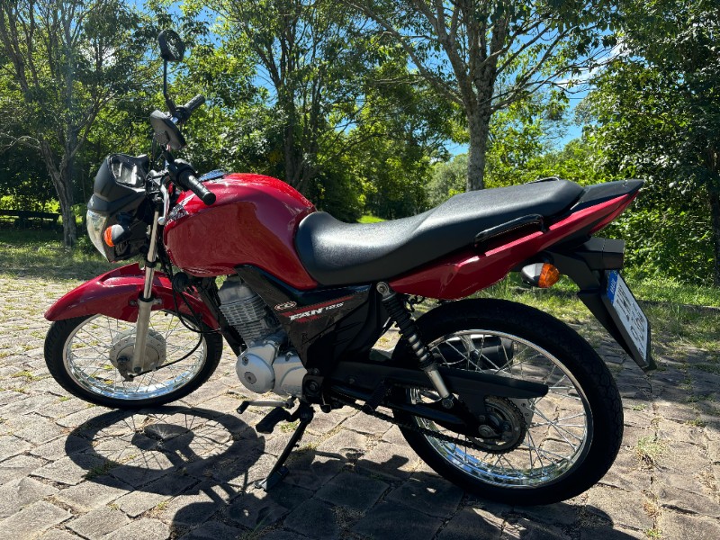 HONDA MOTOS CG 125 FAN KS /2015 RT 811 VEÍCULOS ARROIO DO MEIO / Carros no Vale
