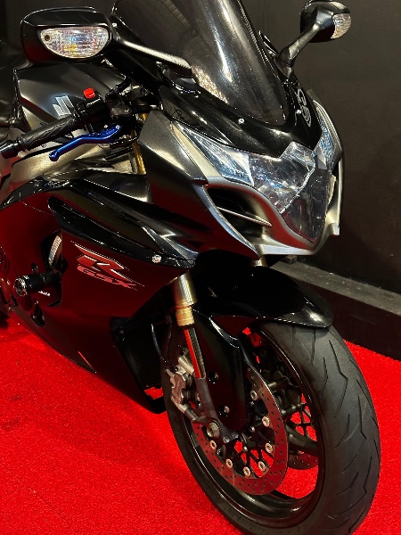 SUZUKI MOTOS GSX R 1000 SRAD /2011 EXCLUSIVO VEÍCULOS SANTA CRUZ DO SUL / Carros no Vale