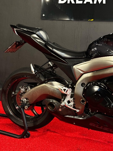 SUZUKI MOTOS GSX R 1000 SRAD /2011 EXCLUSIVO VEÍCULOS SANTA CRUZ DO SUL / Carros no Vale
