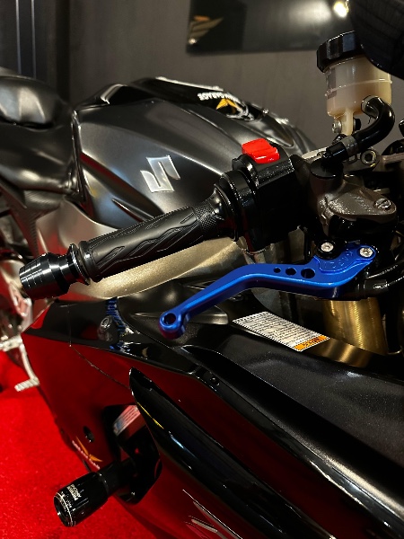 SUZUKI MOTOS GSX R 1000 SRAD /2011 EXCLUSIVO VEÍCULOS SANTA CRUZ DO SUL / Carros no Vale