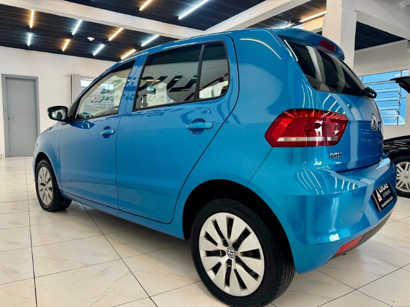 VOLKSWAGEN FOX 1.6 TRENDLINE 8V 2015/2015 LUCAS AUTOMÓVEIS BOM RETIRO DO SUL / Carros no Vale