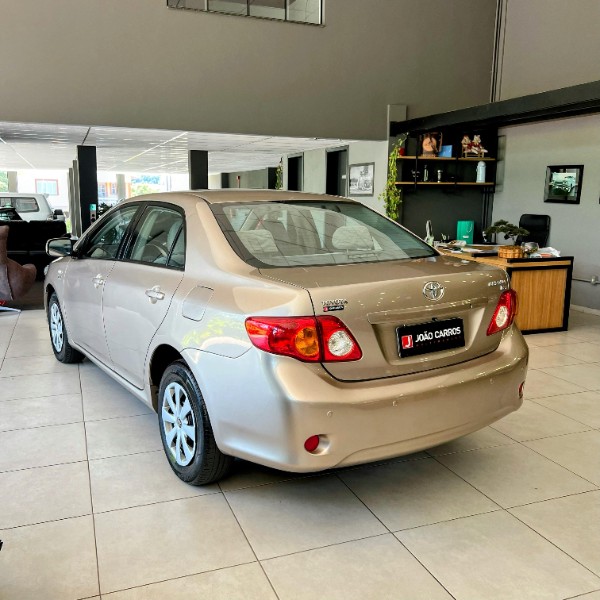 TOYOTA COROLLA 1.8 XLI 16V FLEX 4P AUTOMÁTICO 2010/2010 JOÃO CARROS MULTIMARCAS GUAPORÉ / Carros no Vale