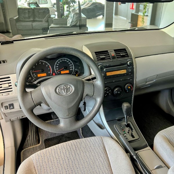 TOYOTA COROLLA 1.8 XLI 16V FLEX 4P AUTOMÁTICO 2010/2010 JOÃO CARROS MULTIMARCAS GUAPORÉ / Carros no Vale