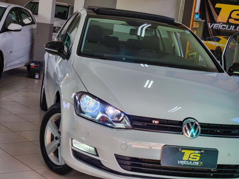 VOLKSWAGEN GOLF HIGHLINE 1.4 TSI 2014/2014 TS VEÍCULOS ANTA GORDA / Carros no Vale