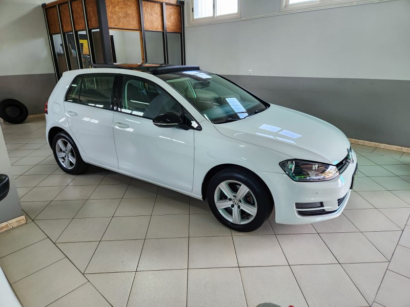 VOLKSWAGEN GOLF HIGHLINE 1.4 TSI 2014/2014 TS VEÍCULOS ANTA GORDA / Carros no Vale