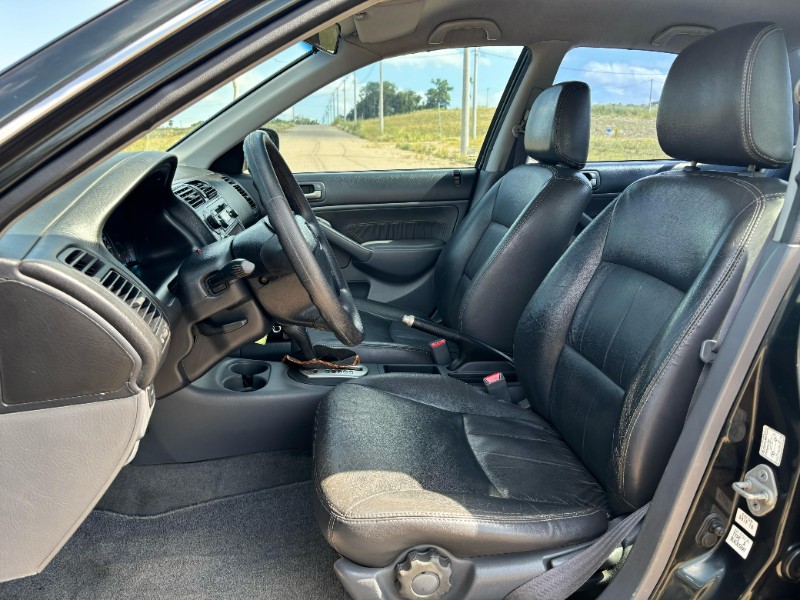 HONDA CIVIC SEDAN LX /2004 RT 811 VEÍCULOS ARROIO DO MEIO / Carros no Vale