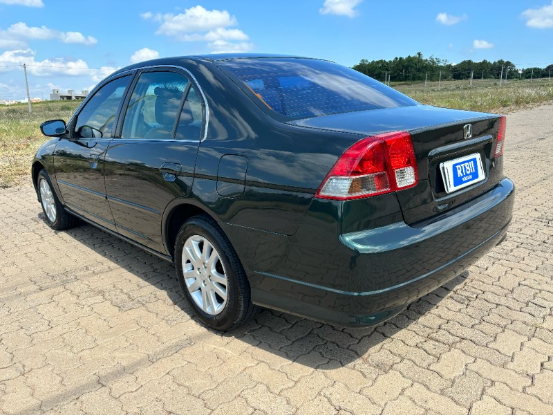 HONDA CIVIC SEDAN LX /2004 RT 811 VEÍCULOS ARROIO DO MEIO / Carros no Vale