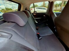 VOLKSWAGEN UP! CROSS 1.0 TSI TOTAL 12V 2017/2017 CRUZEIRO MULTIMARCAS CRUZEIRO DO SUL / Carros no Vale