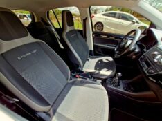 VOLKSWAGEN UP! CROSS 1.0 TSI TOTAL 12V 2017/2017 CRUZEIRO MULTIMARCAS CRUZEIRO DO SUL / Carros no Vale