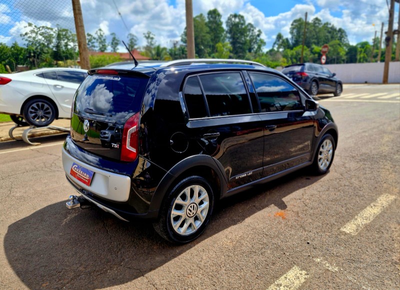 VOLKSWAGEN UP! CROSS 1.0 TSI TOTAL 12V 2017/2017 CRUZEIRO MULTIMARCAS CRUZEIRO DO SUL / Carros no Vale
