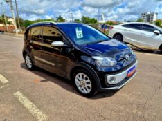 VOLKSWAGEN UP! CROSS 1.0 TSI TOTAL 12V 2017/2017 CRUZEIRO MULTIMARCAS CRUZEIRO DO SUL / Carros no Vale