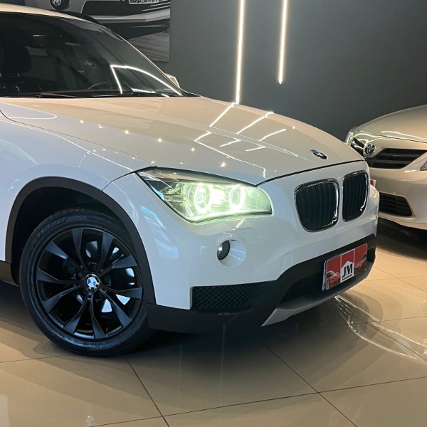 BMW X1 2.0 18I SDRIVE 4X2 16V 2014/2014 JM AUTOMÓVEIS VENÂNCIO AIRES / Carros no Vale
