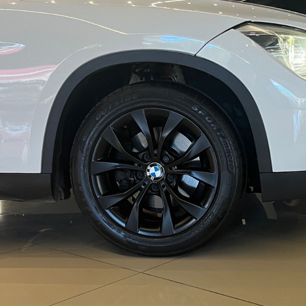 BMW X1 2.0 18I SDRIVE 4X2 16V 2014/2014 JM AUTOMÓVEIS VENÂNCIO AIRES / Carros no Vale