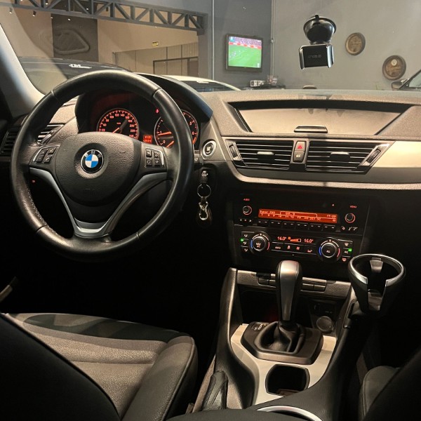 BMW X1 2.0 18I SDRIVE 4X2 16V 2014/2014 JM AUTOMÓVEIS VENÂNCIO AIRES / Carros no Vale