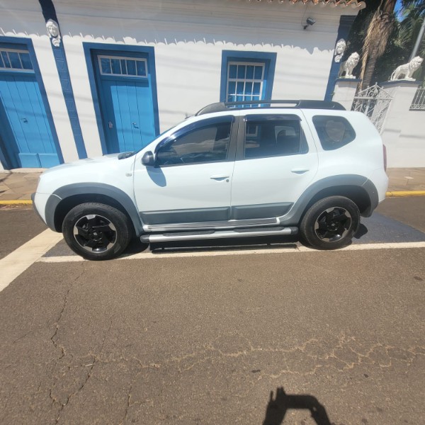 RENAULT DUSTER 2.0 D 4X2A 2014/2015 ADRIANO VEÍCULOS CRUZEIRO DO SUL / Carros no Vale