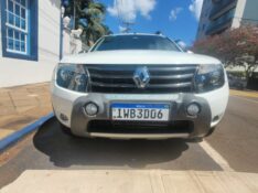 RENAULT DUSTER 2.0 D 4X2A 2014/2015 ADRIANO VEÍCULOS CRUZEIRO DO SUL / Carros no Vale