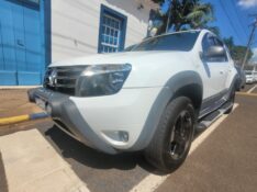 RENAULT DUSTER 2.0 D 4X2A 2014/2015 ADRIANO VEÍCULOS CRUZEIRO DO SUL / Carros no Vale