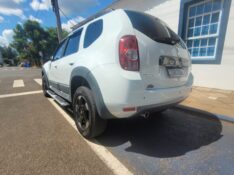 RENAULT DUSTER 2.0 D 4X2A 2014/2015 ADRIANO VEÍCULOS CRUZEIRO DO SUL / Carros no Vale