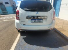 RENAULT DUSTER 2.0 D 4X2A 2014/2015 ADRIANO VEÍCULOS CRUZEIRO DO SUL / Carros no Vale