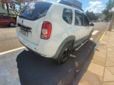 RENAULT DUSTER 2.0 D 4X2A 2014/2015 ADRIANO VEÍCULOS CRUZEIRO DO SUL / Carros no Vale