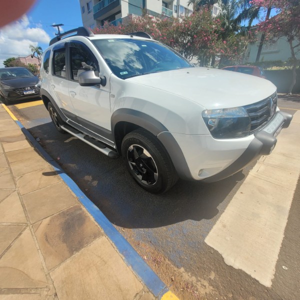 RENAULT DUSTER 2.0 D 4X2A 2014/2015 ADRIANO VEÍCULOS CRUZEIRO DO SUL / Carros no Vale