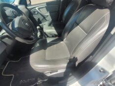 RENAULT DUSTER 2.0 D 4X2A 2014/2015 ADRIANO VEÍCULOS CRUZEIRO DO SUL / Carros no Vale