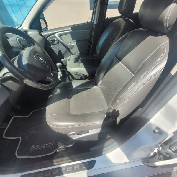 RENAULT DUSTER 2.0 D 4X2A 2014/2015 ADRIANO VEÍCULOS CRUZEIRO DO SUL / Carros no Vale