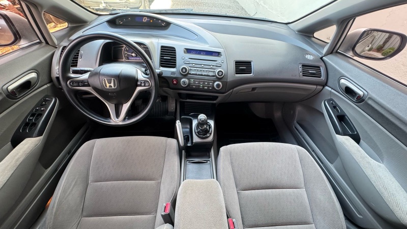 HONDA CIVIC SEDAN LXL /2011 IDEAL VEÍCULOS LAJEADO / Carros no Vale