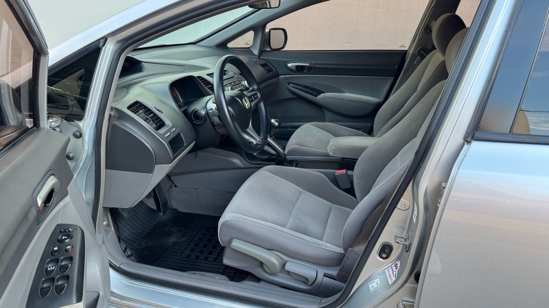 HONDA CIVIC SEDAN LXL /2011 IDEAL VEÍCULOS LAJEADO / Carros no Vale