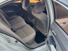 HONDA CIVIC SEDAN LXL /2011 IDEAL VEÍCULOS LAJEADO / Carros no Vale