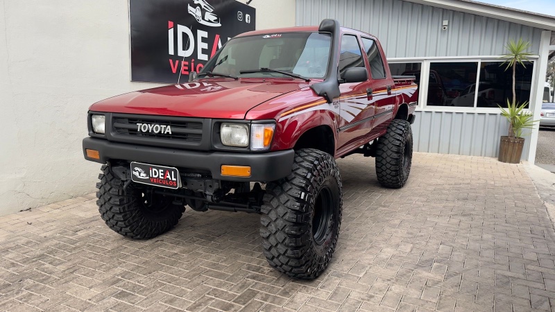 TOYOTA HILUX /1993 IDEAL VEÍCULOS LAJEADO / Carros no Vale