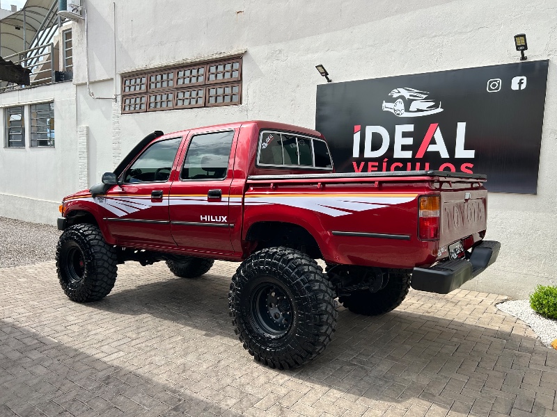 TOYOTA HILUX /1993 IDEAL VEÍCULOS LAJEADO / Carros no Vale