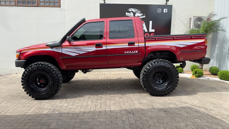 TOYOTA HILUX /1993 IDEAL VEÍCULOS LAJEADO / Carros no Vale