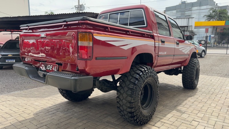 TOYOTA HILUX /1993 IDEAL VEÍCULOS LAJEADO / Carros no Vale
