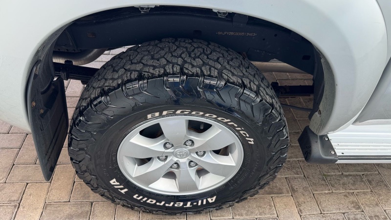 TOYOTA HILUX CAB.DUPLA SRV 3.0 /2013 IDEAL VEÍCULOS LAJEADO / Carros no Vale