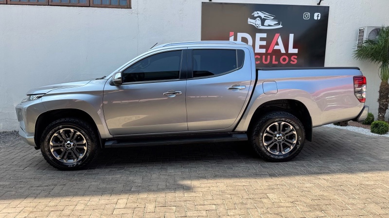 MITSUBISHI L200 TRITON SPORT HPE-S 2.4 CD DIES AUT /2022 IDEAL VEÍCULOS LAJEADO / Carros no Vale
