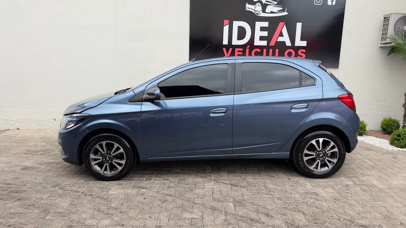 CHEVROLET ONIX 1.4 LTZ /2016 IDEAL VEÍCULOS LAJEADO / Carros no Vale