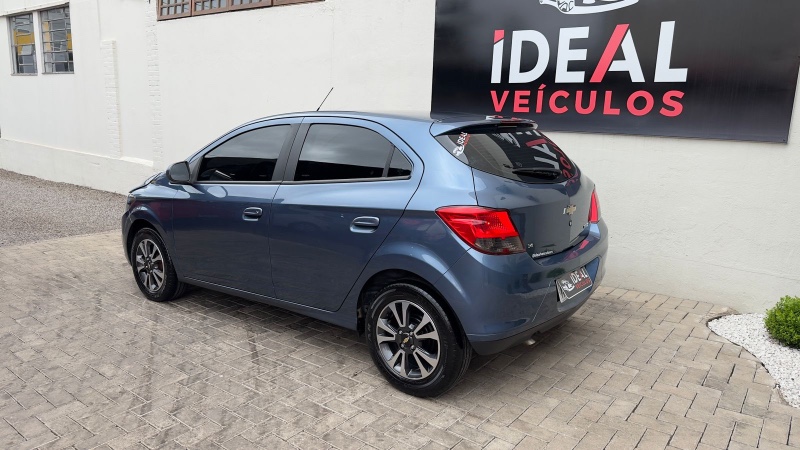 CHEVROLET ONIX 1.4 LTZ /2016 IDEAL VEÍCULOS LAJEADO / Carros no Vale