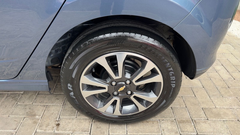 CHEVROLET ONIX 1.4 LTZ /2016 IDEAL VEÍCULOS LAJEADO / Carros no Vale