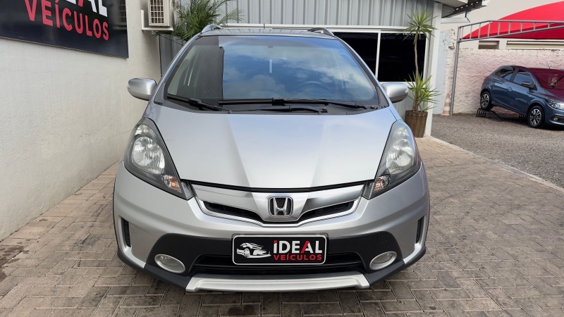 HONDA FIT TWIST 1.5 /2014 IDEAL VEÍCULOS LAJEADO / Carros no Vale
